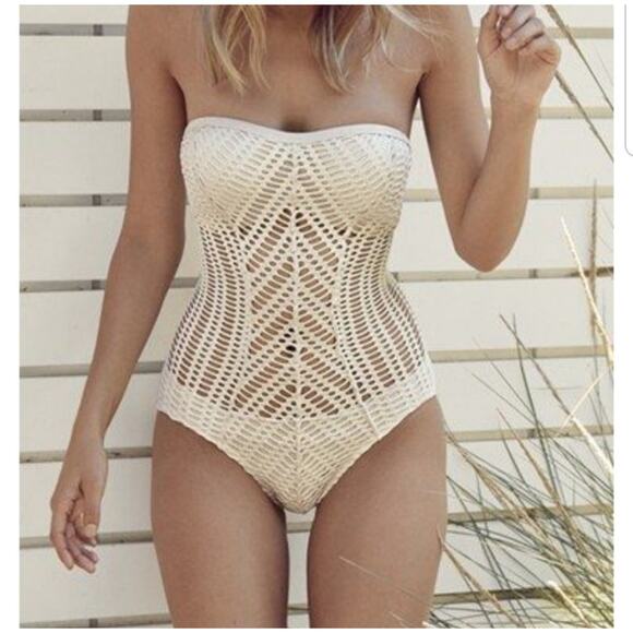 Robin Piccone Mitered Sophia Convertible One Piece Swimsuit Size 4 Crochet Beach - Picture 3 of 14